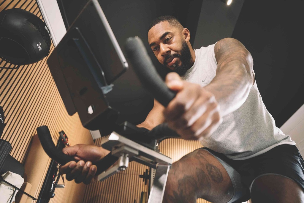 Wattbike AIR : vélo d'intérieur à résistance à air